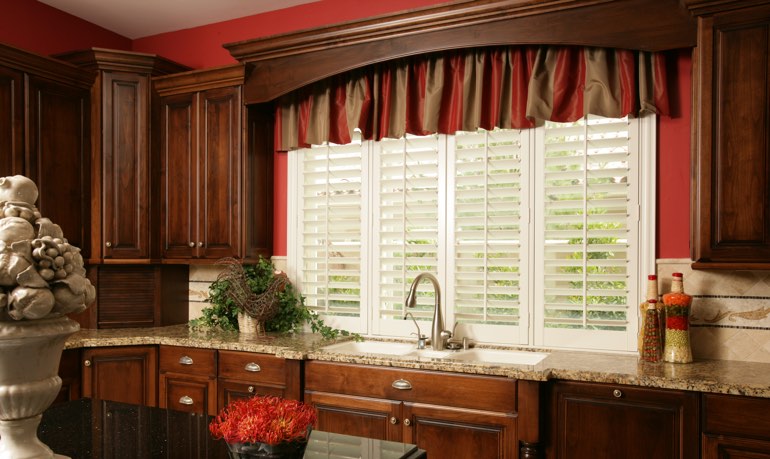 Las Vegas kitchen shutter and cornice valance